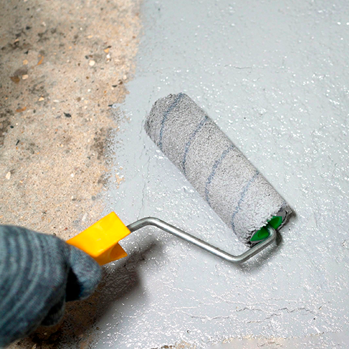 Как быстро покрасить цементный пол